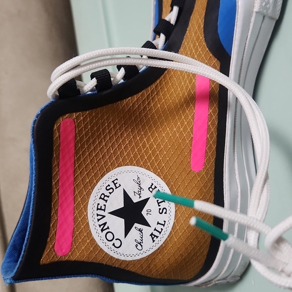 Chuck Taylor 70 Trail Hi-Top Sneakers - Picture 4 of 9